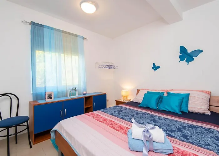 Lenka Apartment *