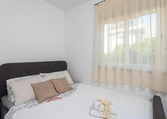 Apartment Lenka Orebic