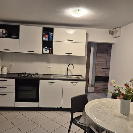 Lenka Apartman