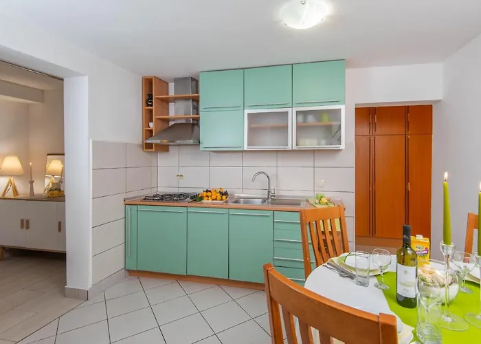 Apartment Lenka *