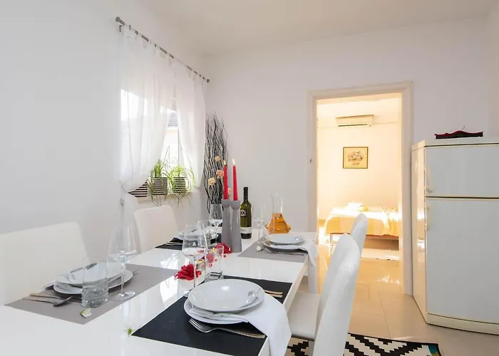 Apartment Lenka Orebic